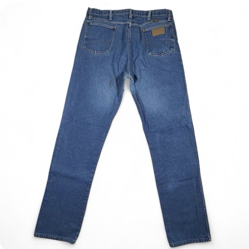 Vintage 90s Wrangler Jeans 34x34 Blue Denim Relaxed Fit Made in USA